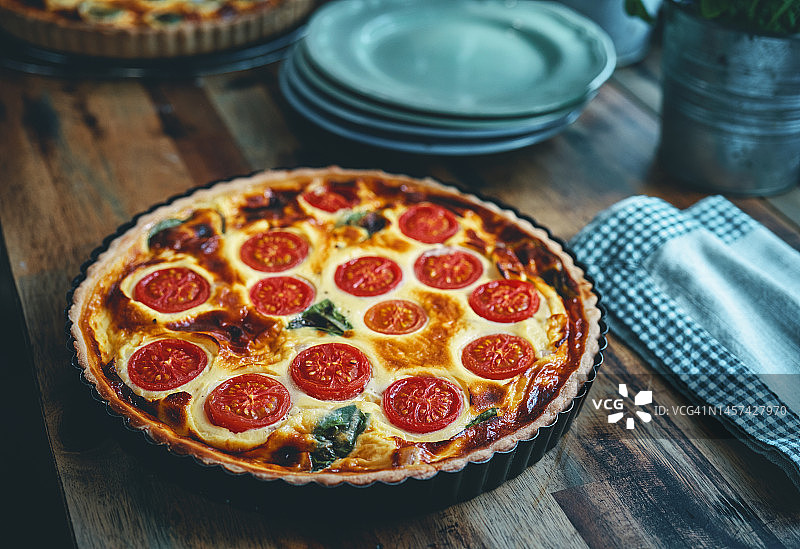 准备番茄洛林乳蛋饼图片素材