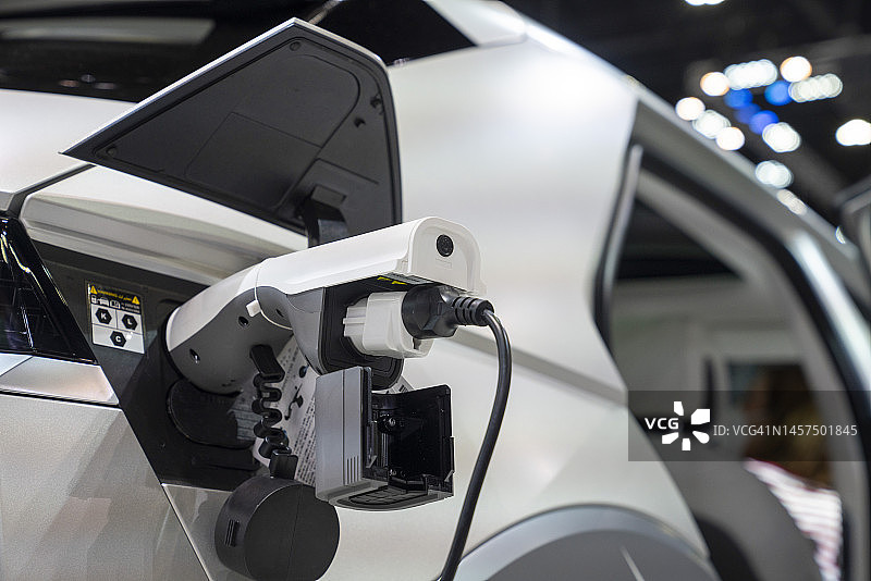 将火车的灯送回房子以便使用图片素材