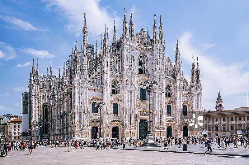 米兰大教堂广场，意大利北部伦巴第图片素材