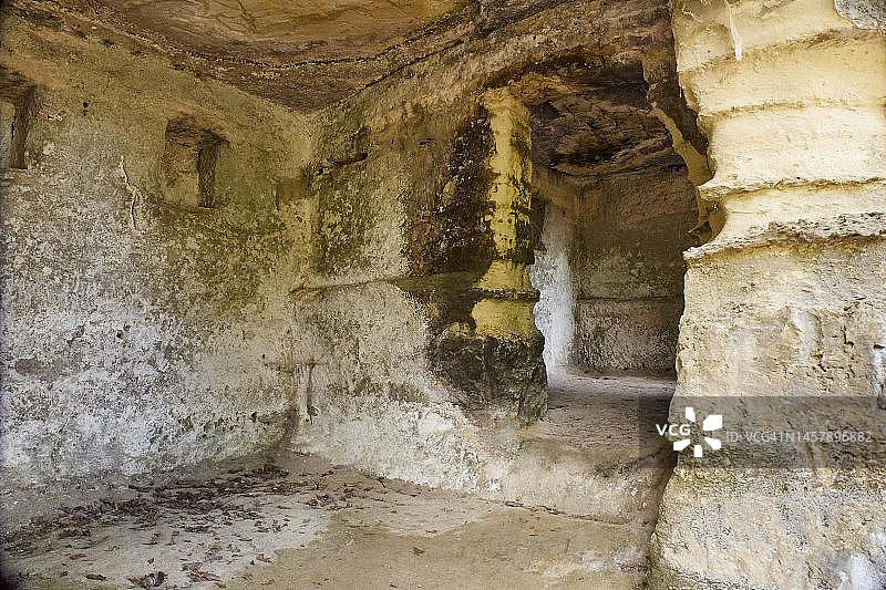 希腊克里特岛雷西姆农地区的古墓群图片素材