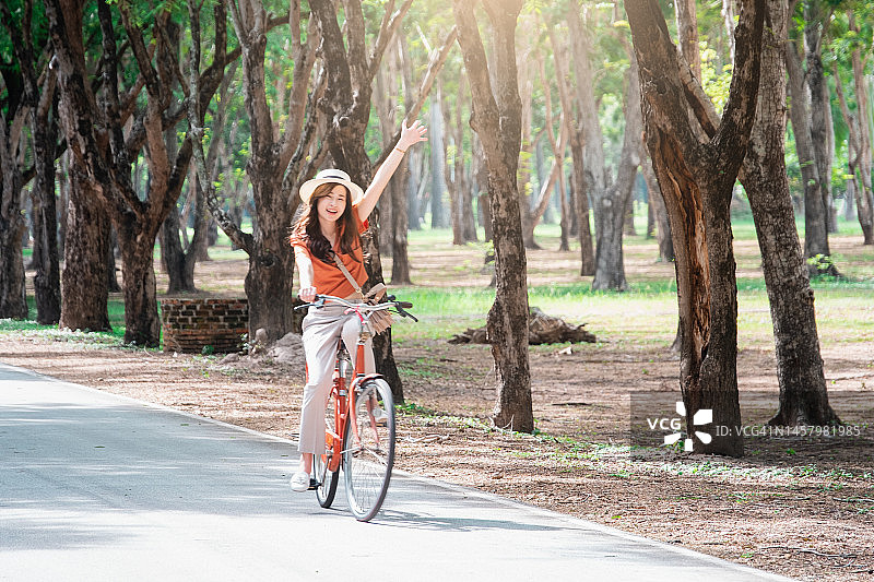 自行车旅行者图片素材