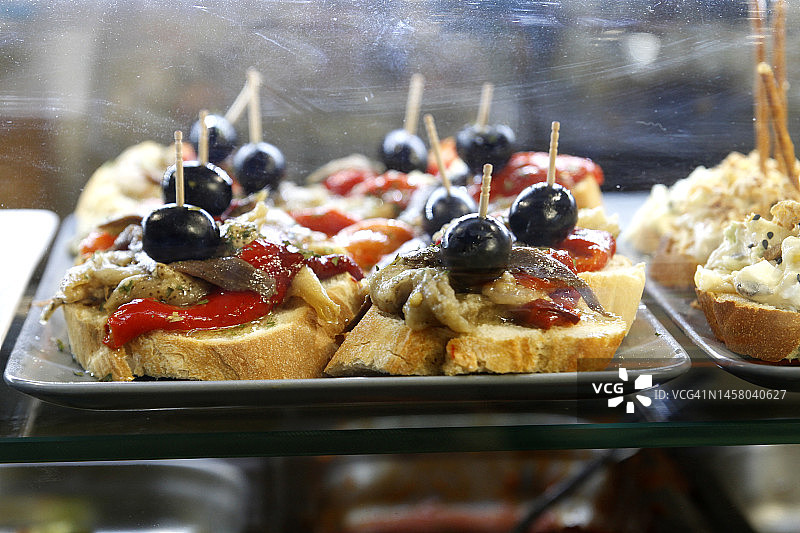 吧台上的塔帕（特写）图片素材