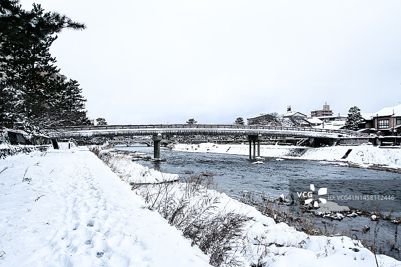 金泽市佐贺川河畔景色图片素材