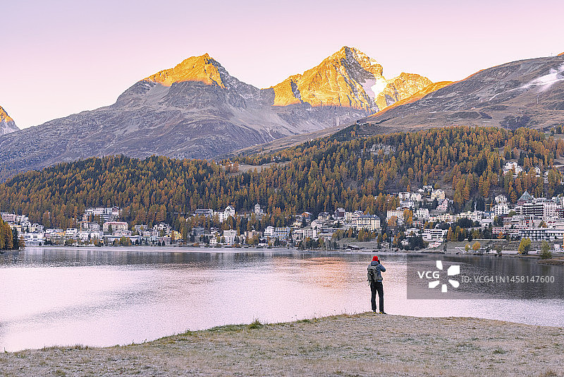 瑞士圣莫里茨的秋天图片素材