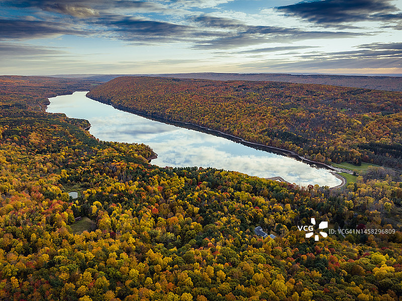 卡纳代斯湖图片素材