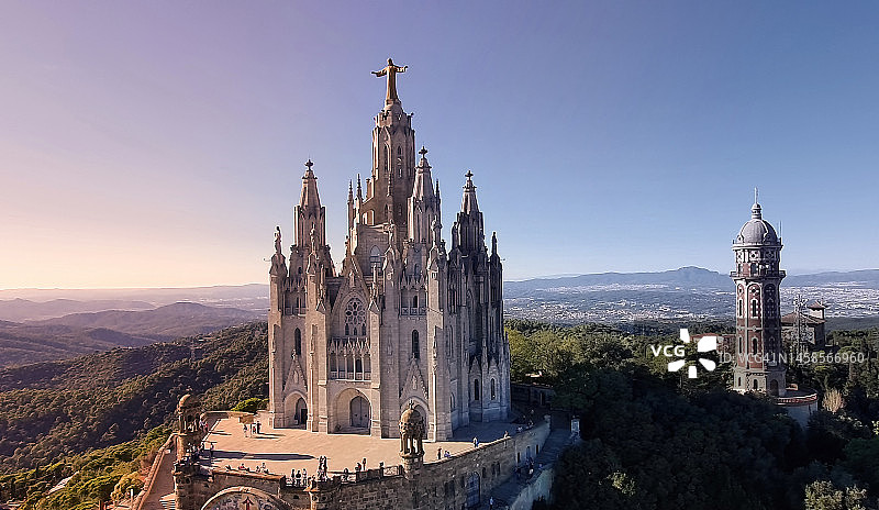 巴塞罗那蒂维达波山上神圣耶稣圣心堂图片素材