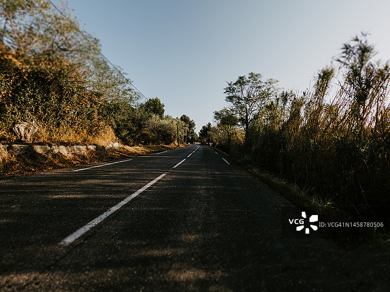 乡村公路驾驶视角图片素材