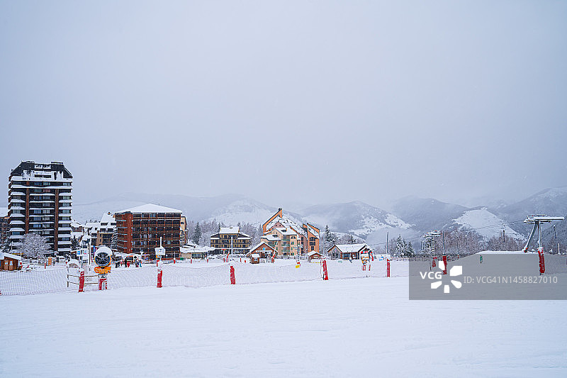 天空下的雪山图片素材