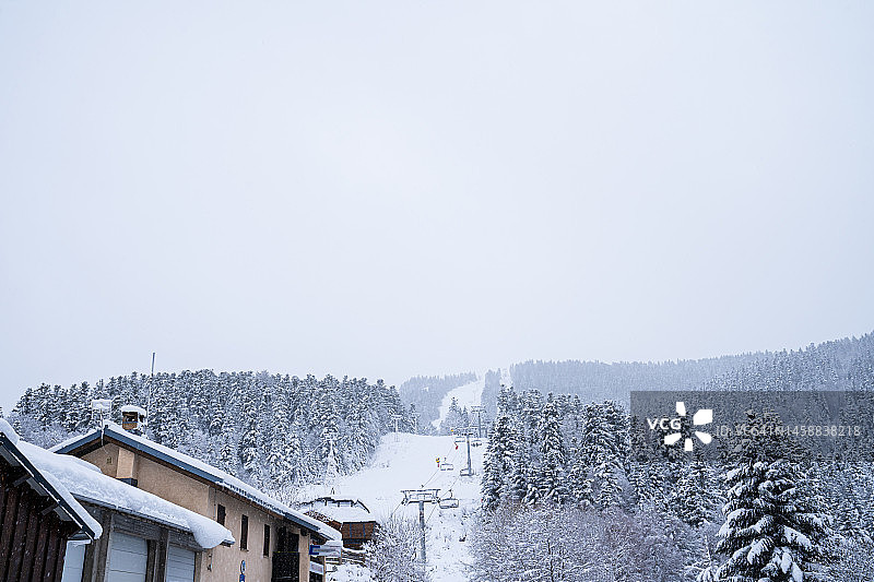 天空下的雪山图片素材