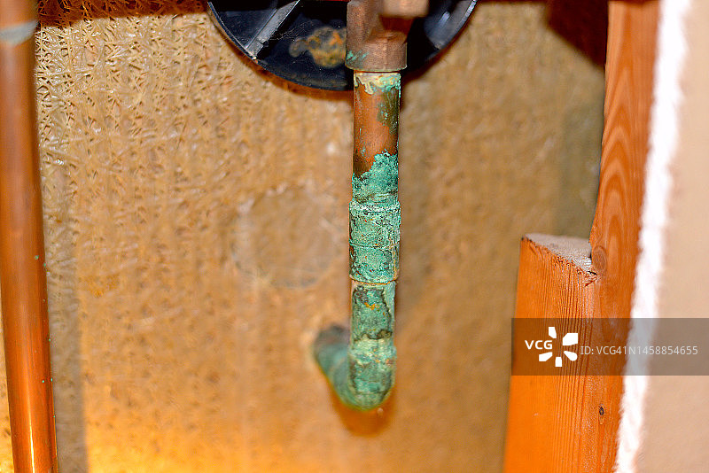 铜管上的铜绿图片素材