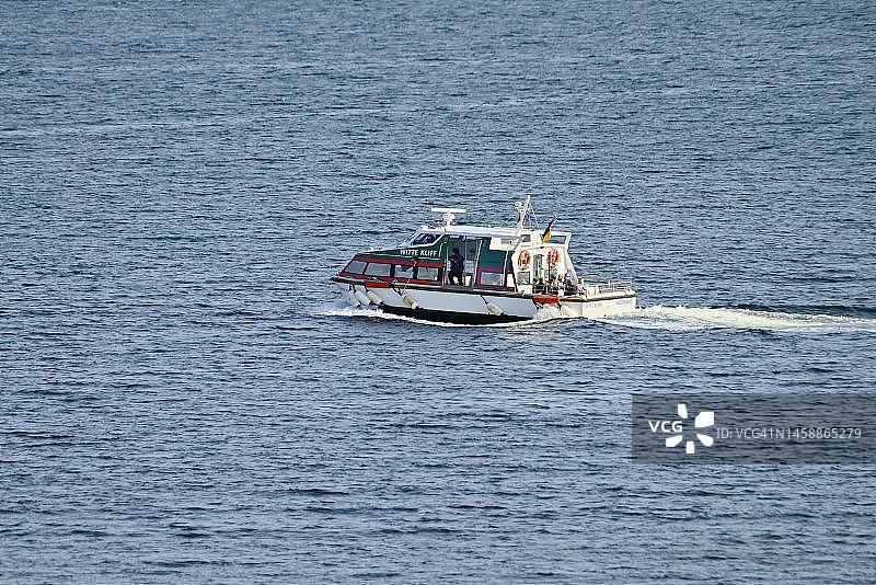 德国石勒苏益格-荷尔斯泰因州黑尔戈兰岛维特克利夫沙丘渡轮图片素材