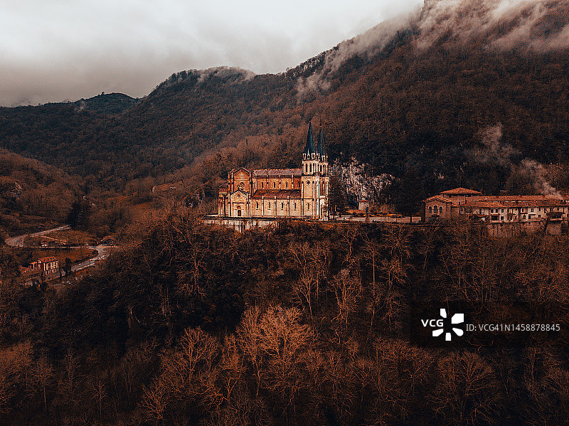 阿斯图里亚斯科瓦东加圣殿图片素材