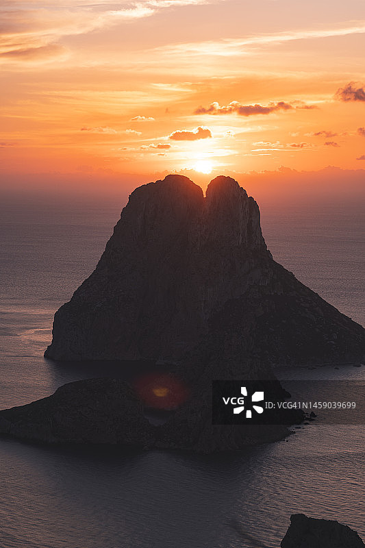 西班牙巴利阿里群岛埃斯维德拉岛日落景色图片素材