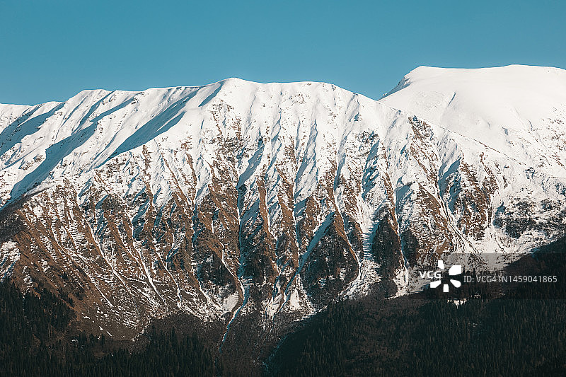 冬季壮丽山景图片素材