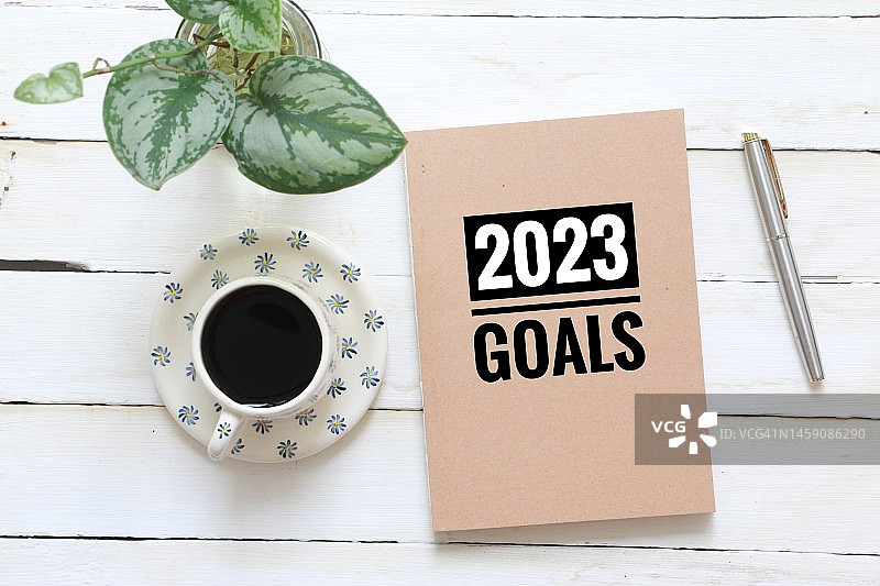 带有数字和文字-2023目标的笔记本图片素材