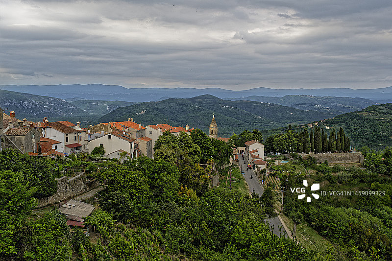 莫托文：伊斯特拉保存最完好的中世纪城镇图片素材