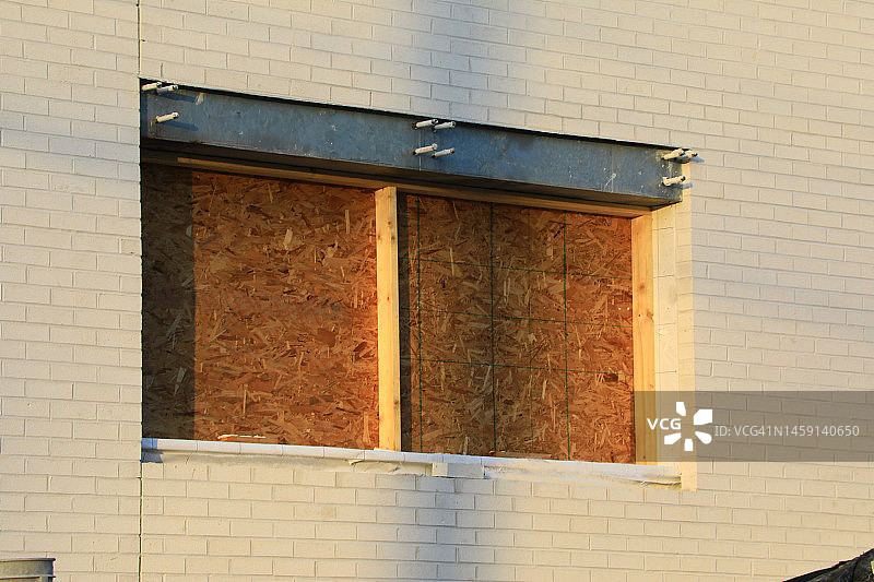 等待窗户的新建筑图片素材