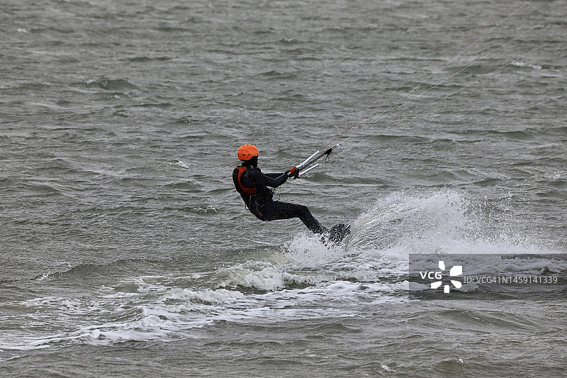 水上风筝冲浪图片素材