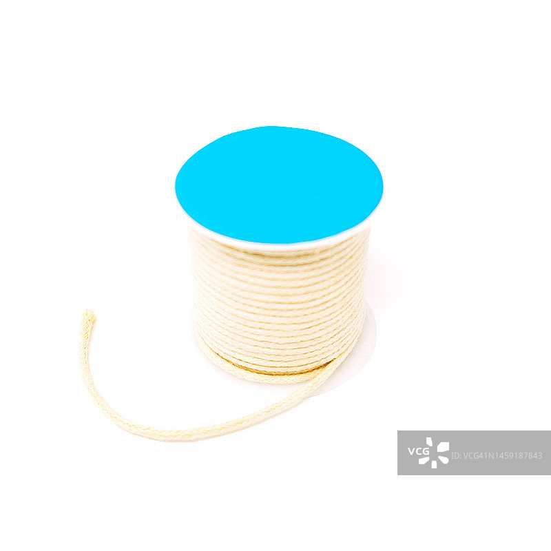 白色背景下的孤立绳索卷轴图片素材