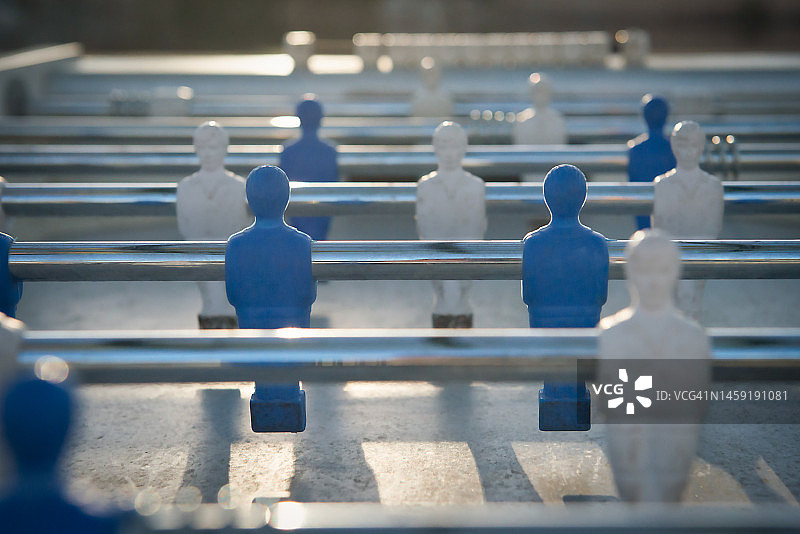 足球桌上塑料小雕像的全画幅特写图片素材