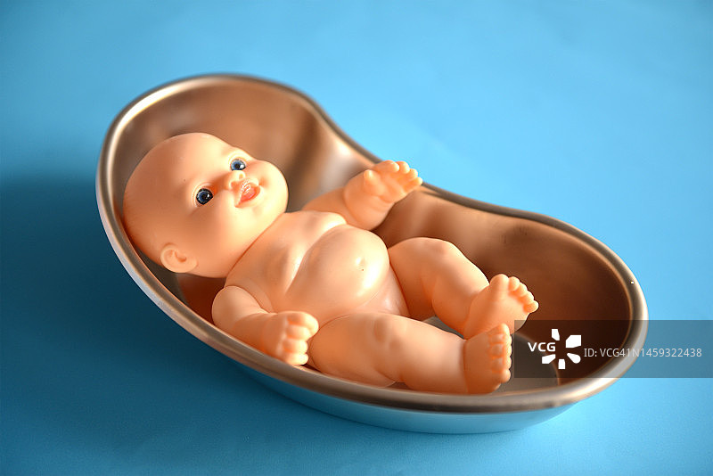 试管婴儿男孩图片素材