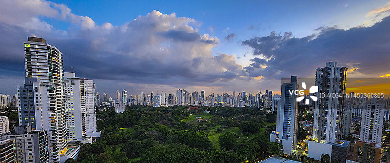 从卡斯科 viejo 看巴拿马城日落图片素材