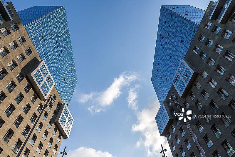 卡拉特拉瓦桥和矶崎双子塔图片素材