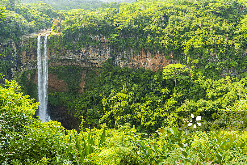 夏马雷尔瀑布图片素材
