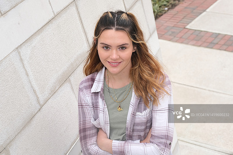 夏日里的一位少女图片素材