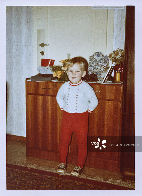 微笑男孩的肖像图片素材