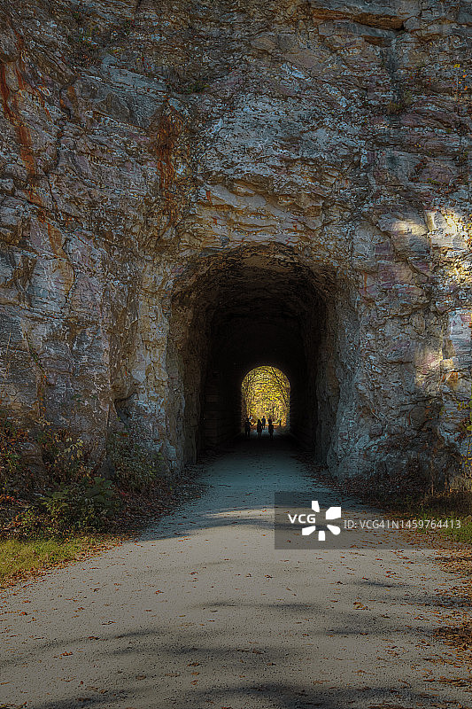 罗奇波特隧道岩石结构图片素材