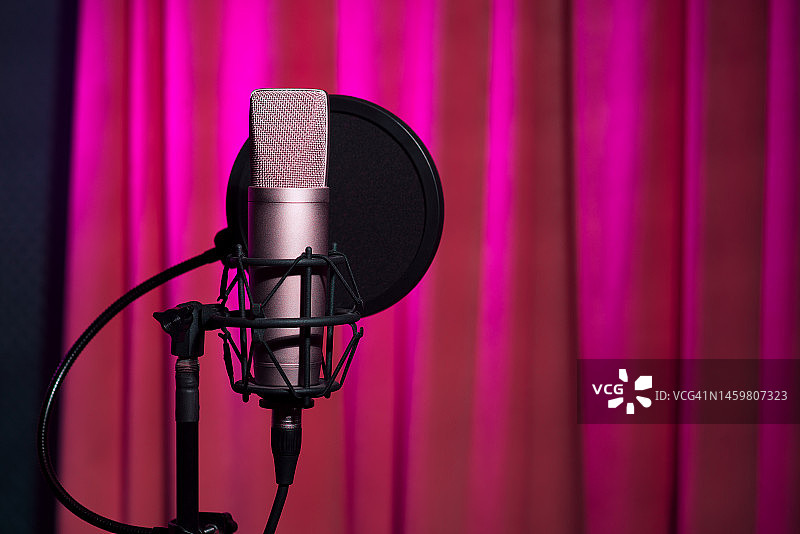 专业录音棚的麦克风图片素材