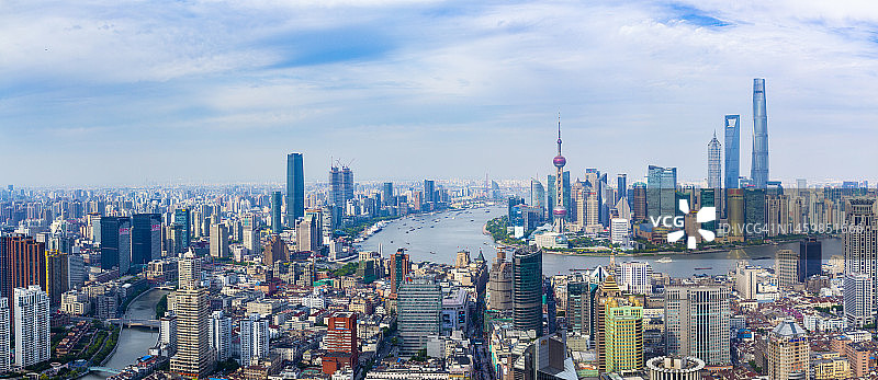 上海外滩天际线广角图图片素材
