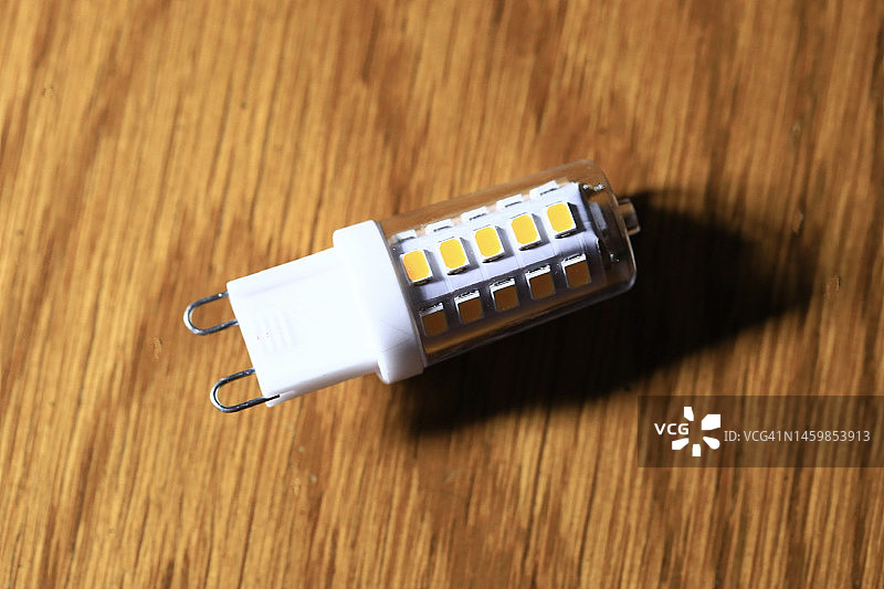 LED灯泡G9双脚插针图片素材