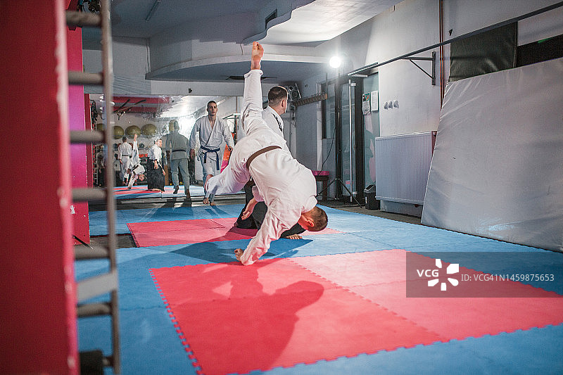 合气道训练进行中图片素材