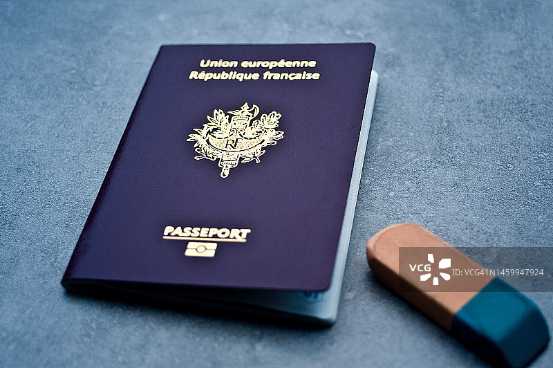 法国护照+印章图片素材