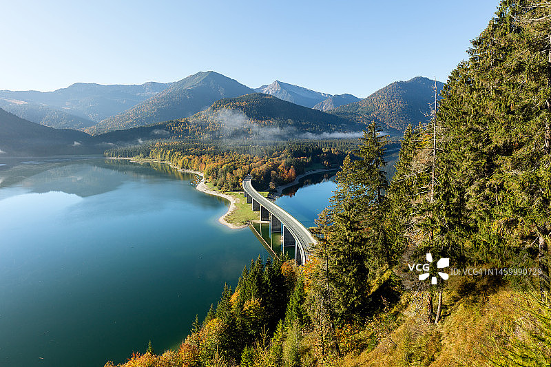 巴伐利亚阿尔卑斯山锡尔文施泰因湖图片素材