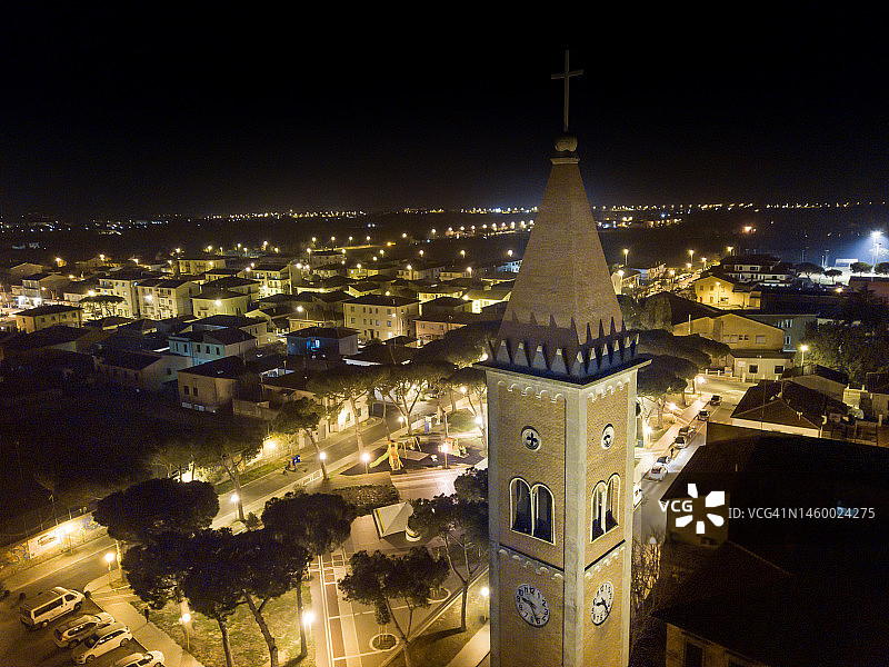意大利托斯卡纳利沃诺省帕拉齐圣彼得罗全景鸟瞰图片素材
