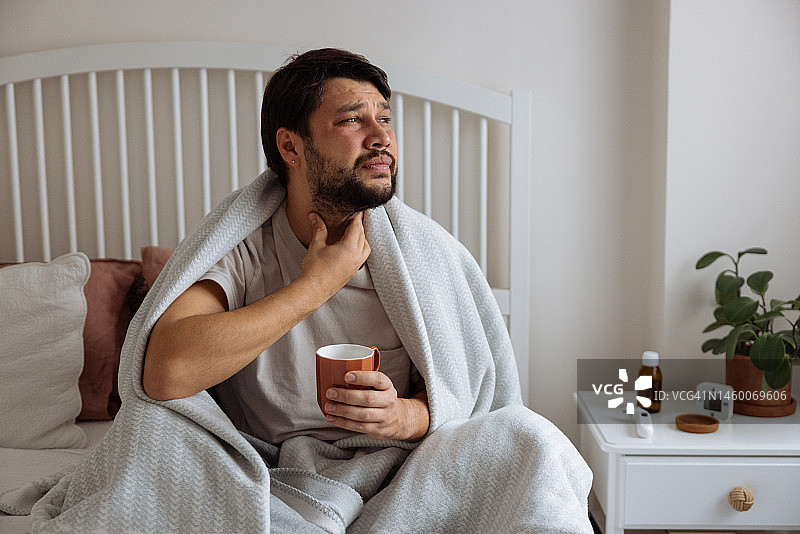 我得找点东西治治咳嗽图片素材