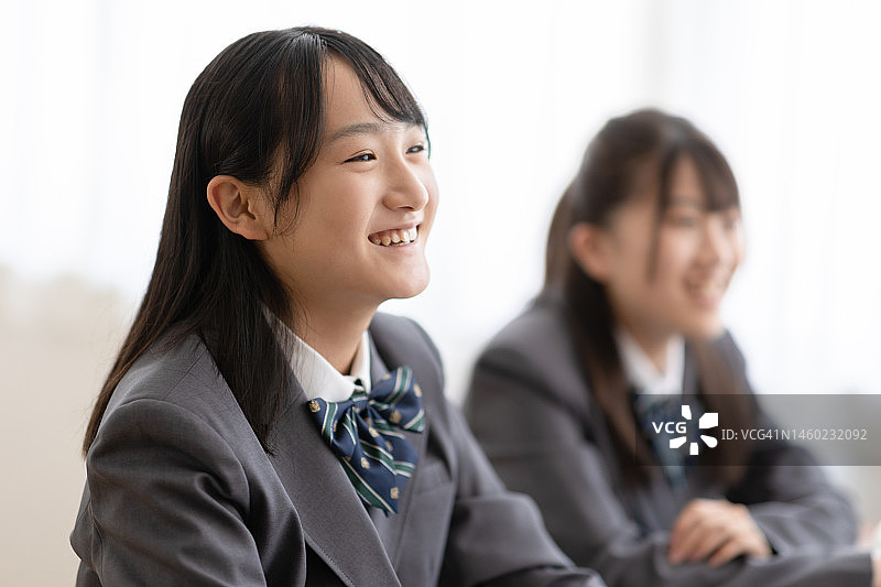 课堂上的初中生图片素材