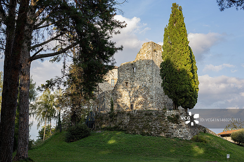 山顶上的古城堡图片素材