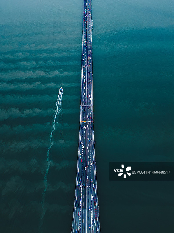 连接大陆的槟城大桥航拍图片素材