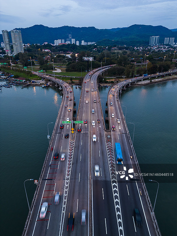 连接大陆的槟城大桥航拍图片素材