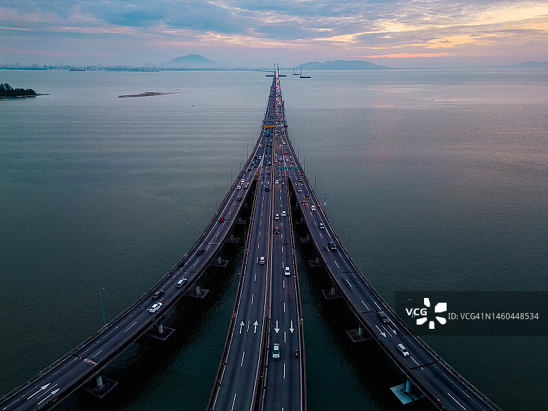连接大陆的槟城大桥航拍图片素材