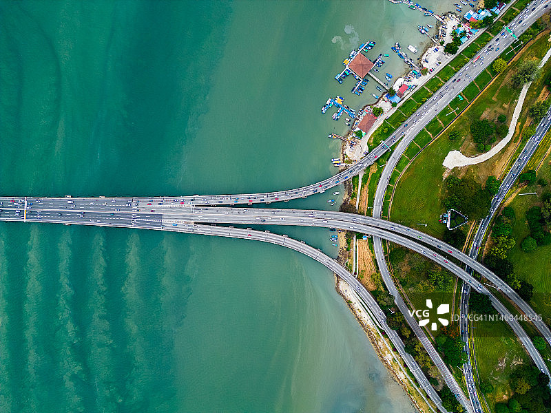 连接大陆的槟城大桥航拍图片素材
