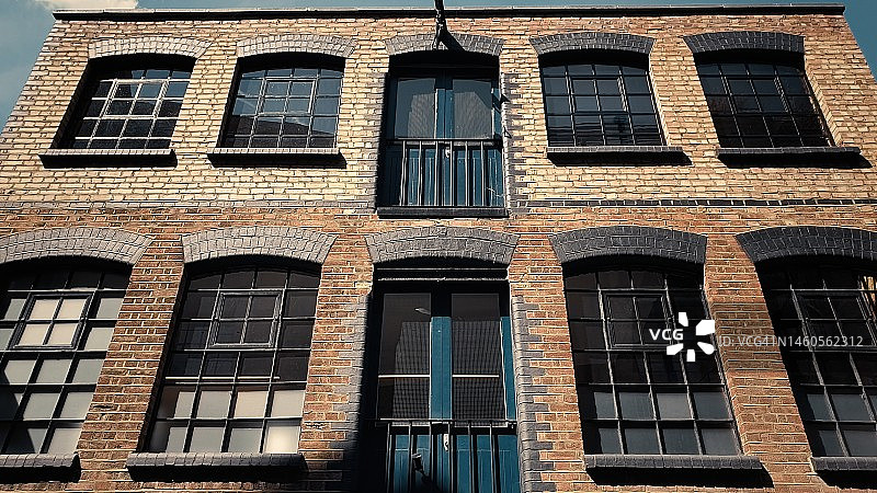 伦敦肖迪奇的工业砖砌建筑图片素材
