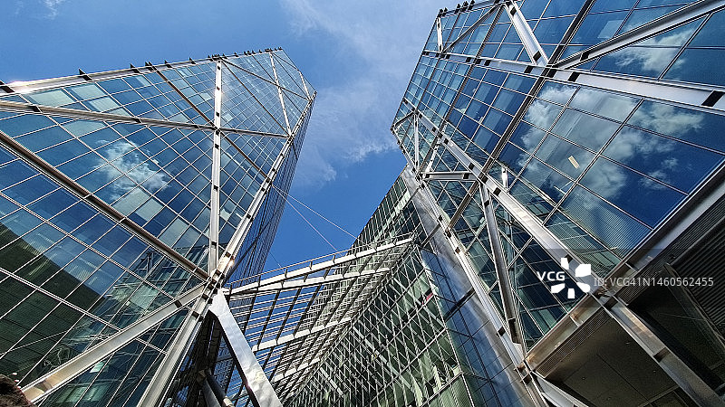 伦敦金融区Broadgate塔仰视视角图片素材