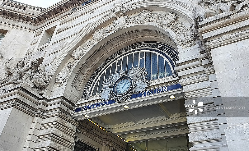 英国伦敦滑铁卢车站的雄伟入口图片素材