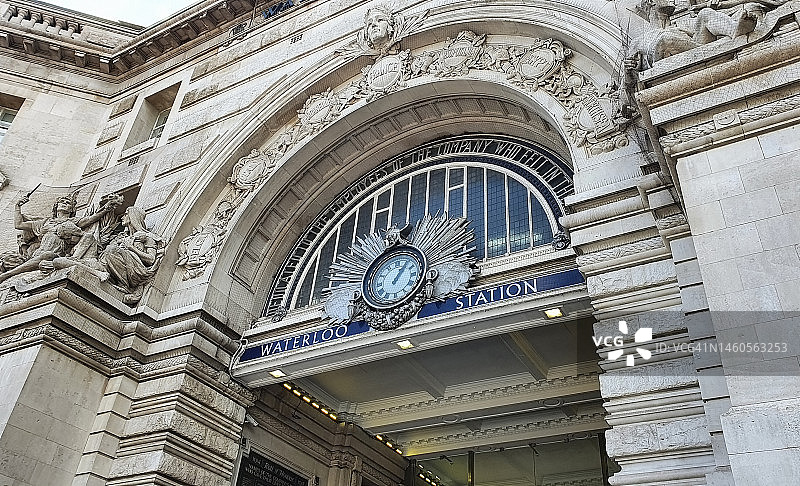 英国伦敦滑铁卢车站的雄伟入口图片素材