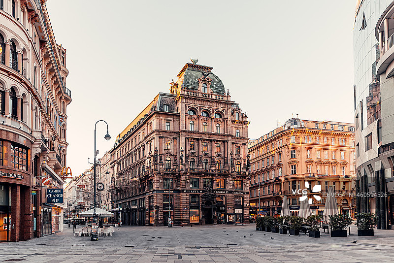 清晨空旷的维也纳斯蒂芬广场，奥地利图片素材